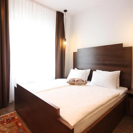 아파트 History - Authentic Heritage