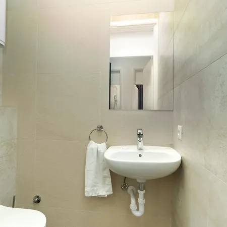 아파트 History - Authentic Heritage